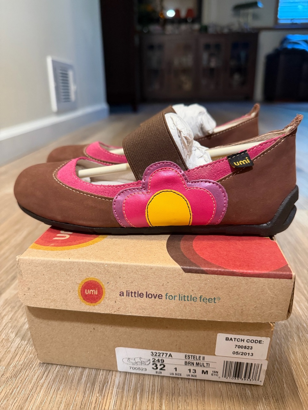 Mary Jane Umi Ballet Flat School Uniform Shoes Leather Size 1 US Girls EU32 NIB